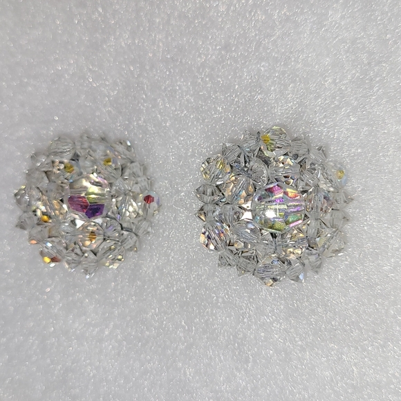 Vintage Jewelry - Vintage Crystal Faceted Beaded Clip-On Earrings Retro Classic! 1950's-1960's